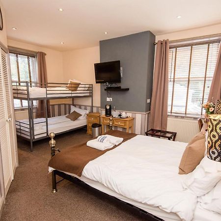 Dimple Well Lodge Hotel 웨이크필드 외부 사진