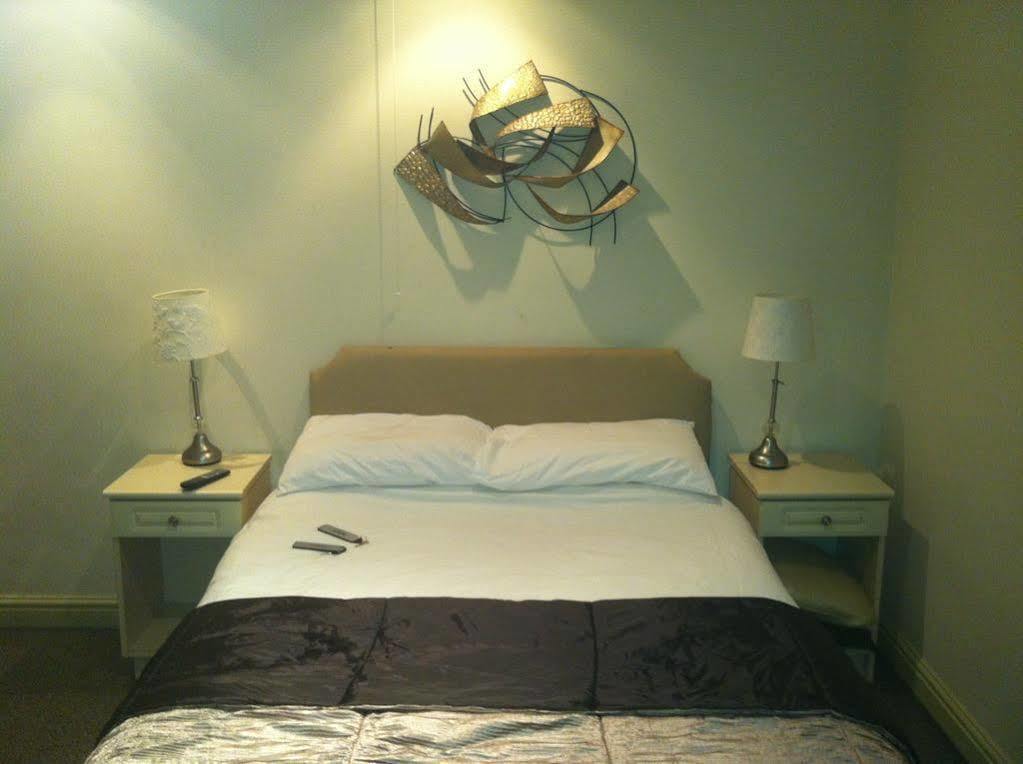 Dimple Well Lodge Hotel 웨이크필드 외부 사진