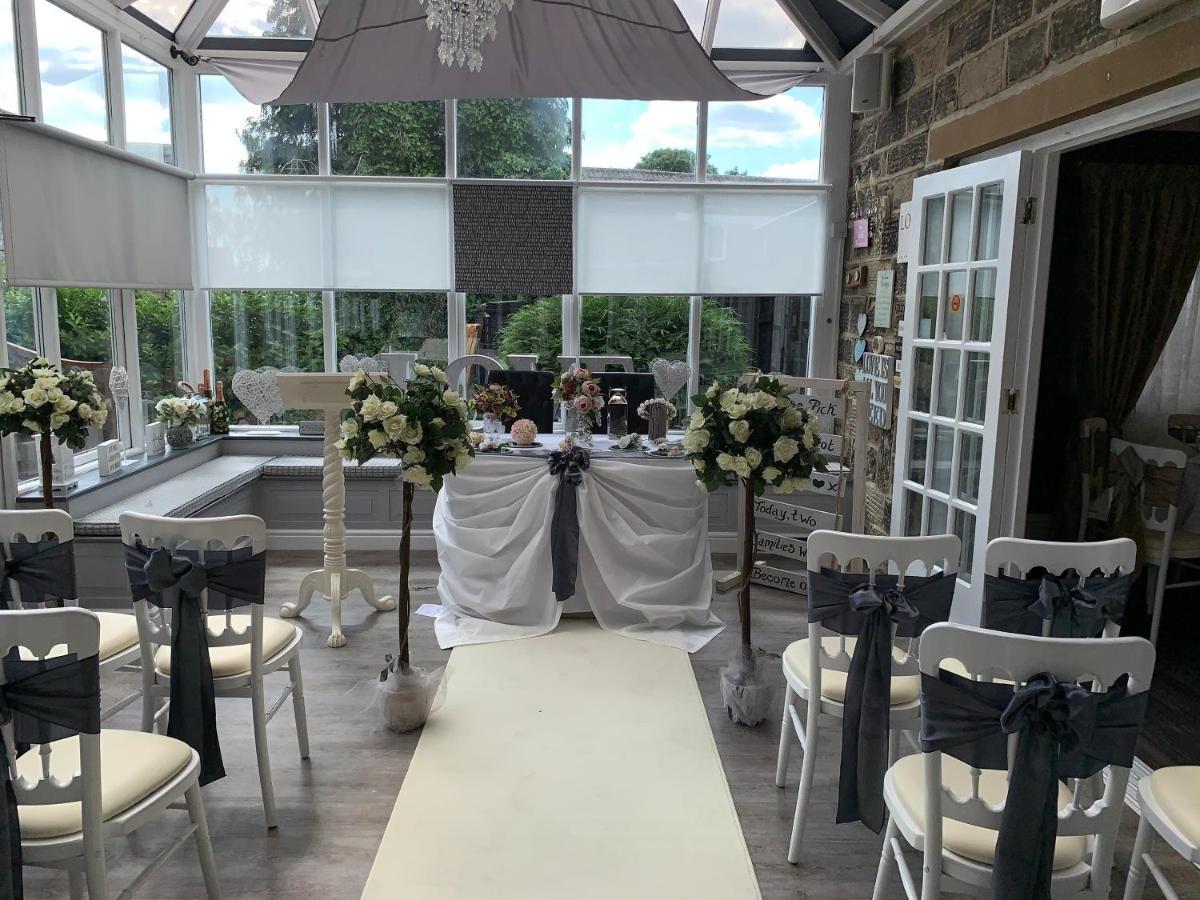 Dimple Well Lodge Hotel 웨이크필드 외부 사진